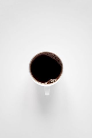 black coffee loves white minimalism